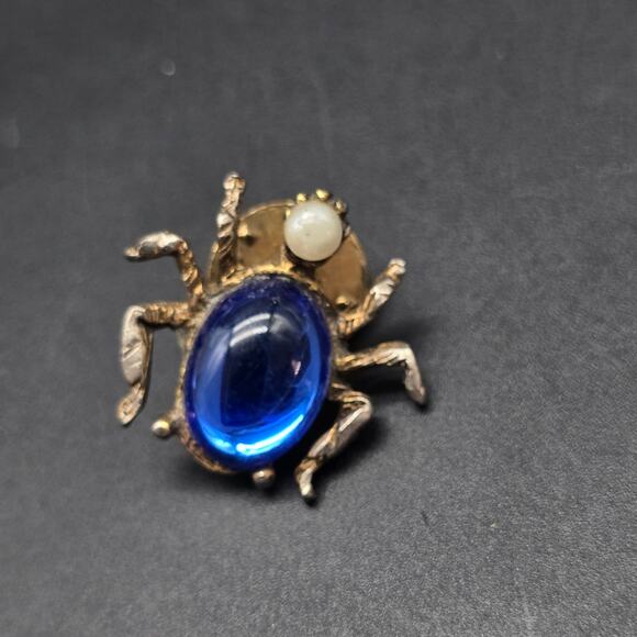 AJC Insect Bug Pin Gold Tone Blue Cabochone Stomach Belly Vintage Jewelry - Picture 4 of 6